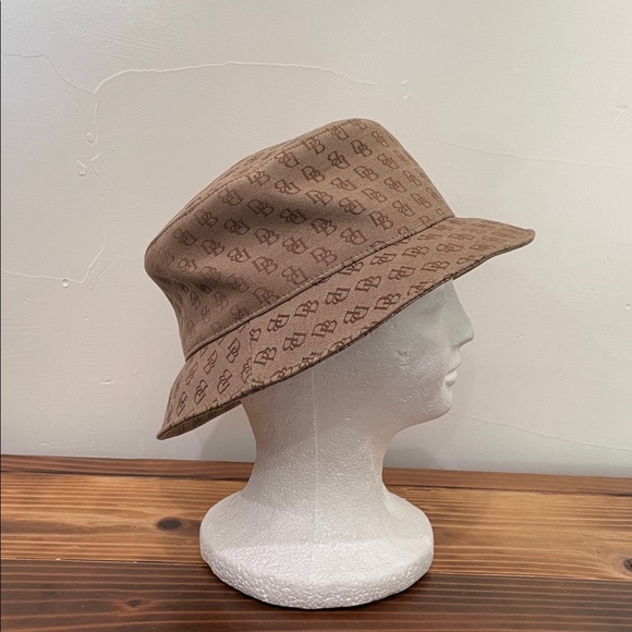 Dooney & Bourke Monogram Bucket Hat Size Medium - Picture 4 of 8